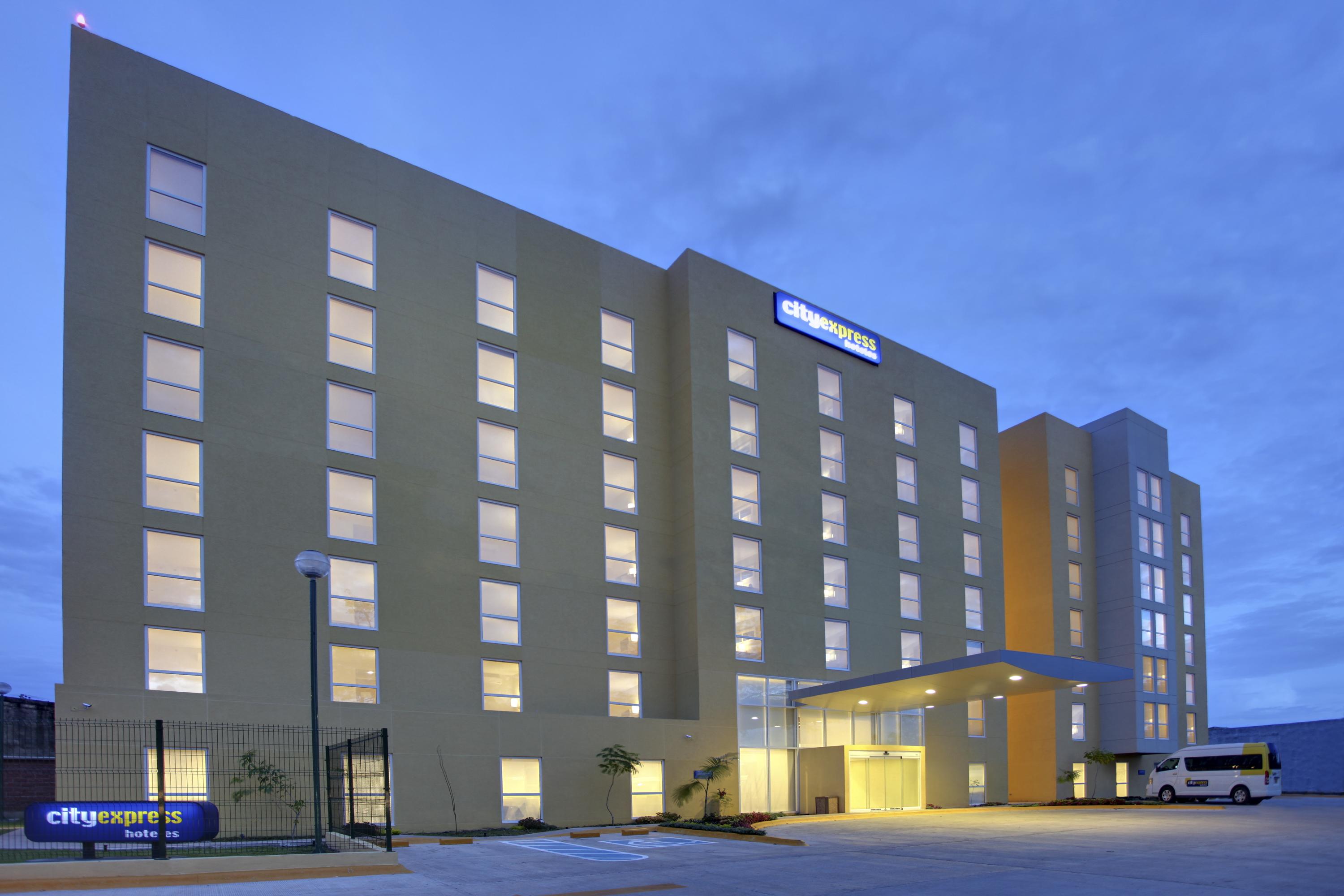 City Express By Marriott Villahermosa Exterior photo