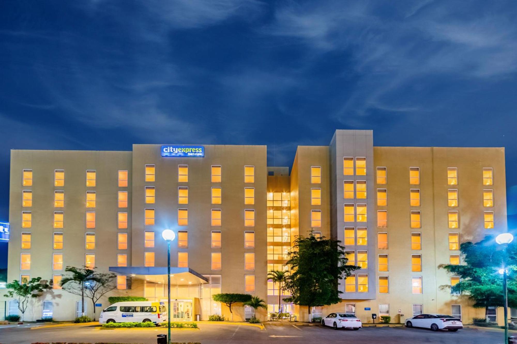 City Express By Marriott Villahermosa Exterior photo